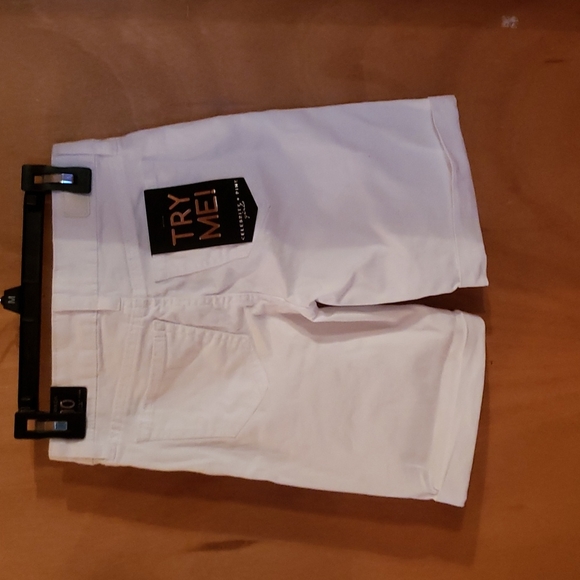 NWT Celebrity Pink mid-rise girls shorts - Picture 2 of 2